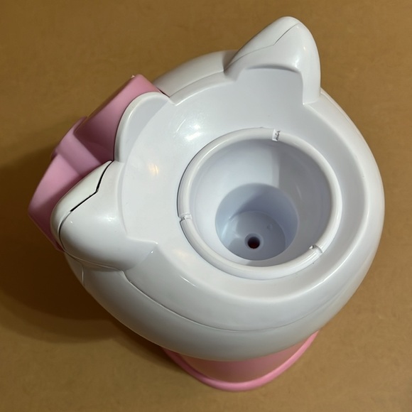 Hello Kitty Water Dispenser - Picture 9 of 11